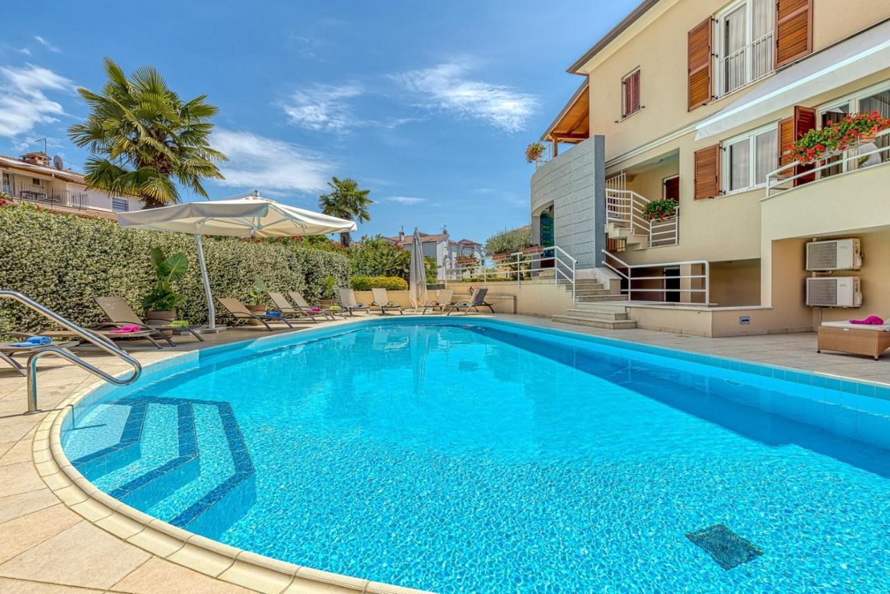 Apartment Complex Irena With Pool Poreč Exterior foto