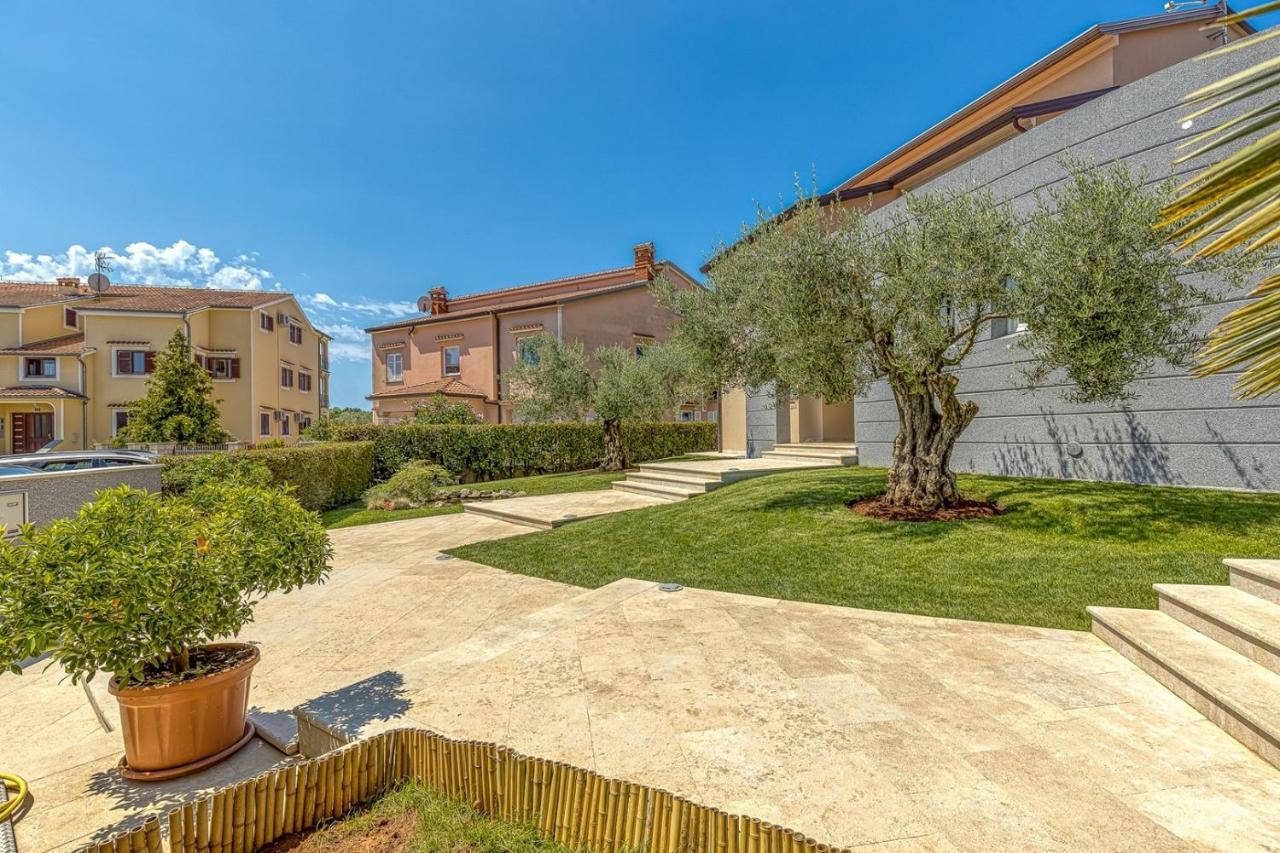Apartment Complex Irena With Pool Poreč Exterior foto